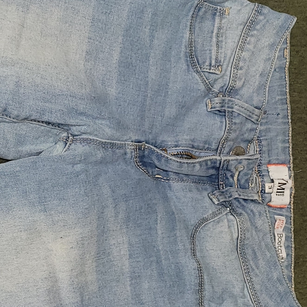 Ymi brand size 3